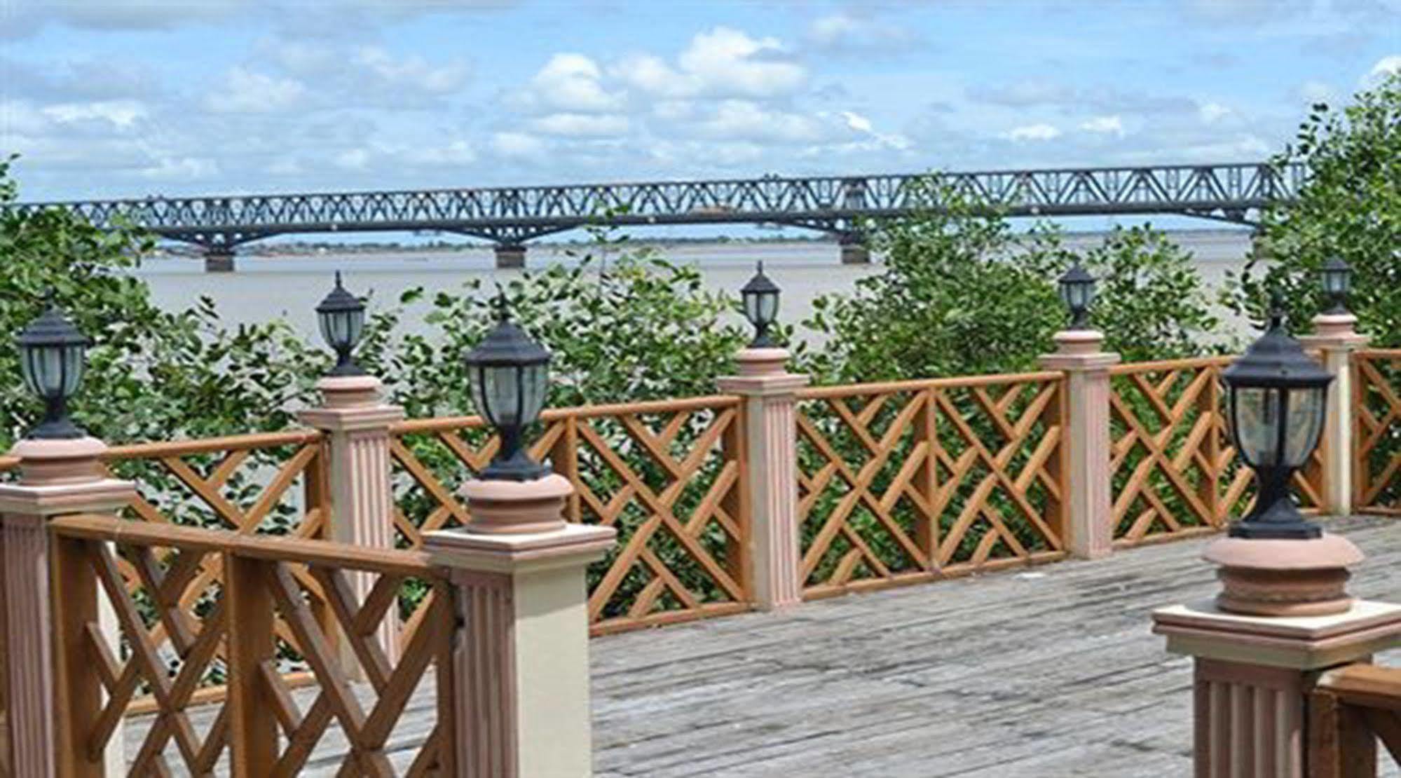 Excel River View Yangon Extérieur photo